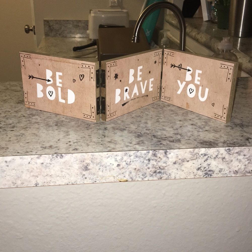 Collapsible Sign Decor